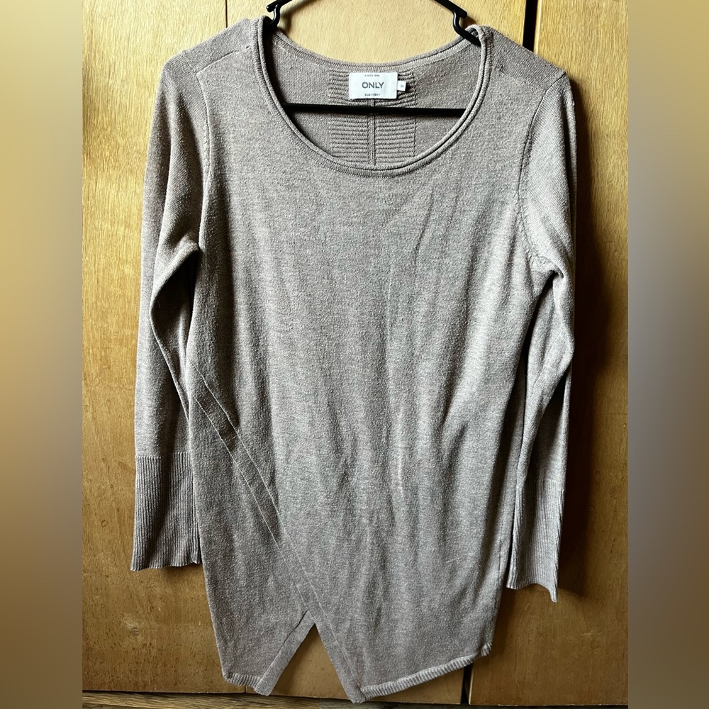 ONLY size Medium Top